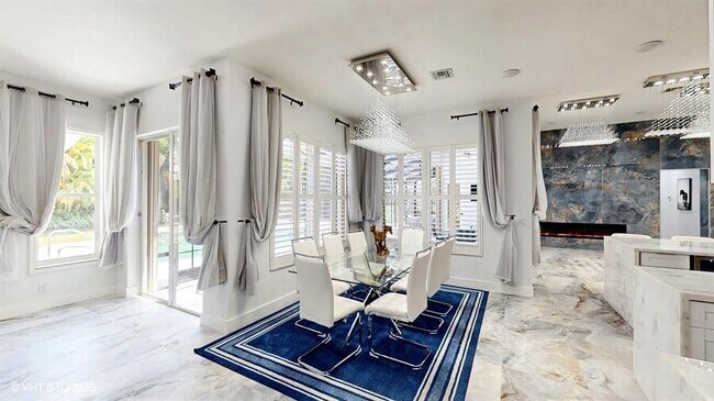 Foto del edificio - 15700 Carrera Ln