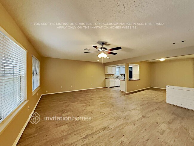 Building Photo - 16430 Forest Bend Ave