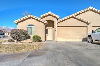 Building Photo - 484 N 2480 W