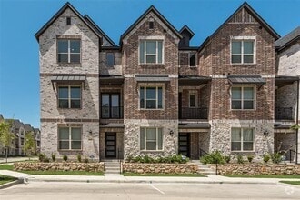 Building Photo - 8340 Challenger Ln