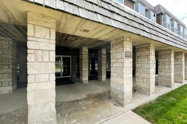 Foto del edificio - 3 bedroom in PARK RIDGE IL 60068