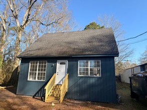 Building Photo - 7880 Sharon Dr