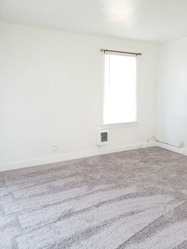 Foto del edificio - Cozy 1 bed, 1 bath house! Centrally located with washer & dryer!