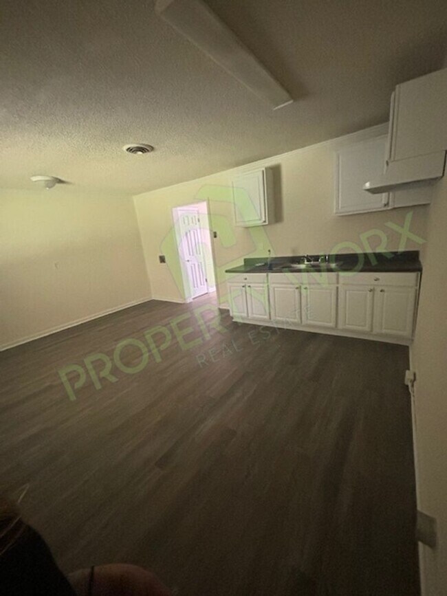 Building Photo - 2 Bedroom, 1.5 Bath Town Home in Sharpsburg, NC