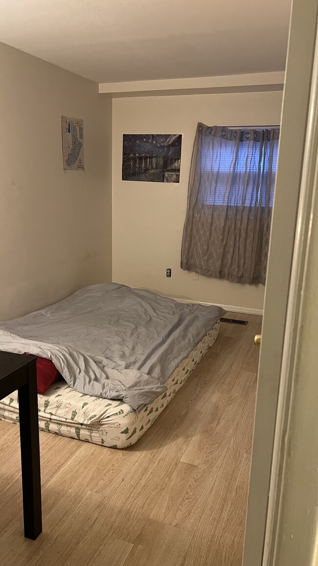 Foto del edificio - 2300 Strahle St