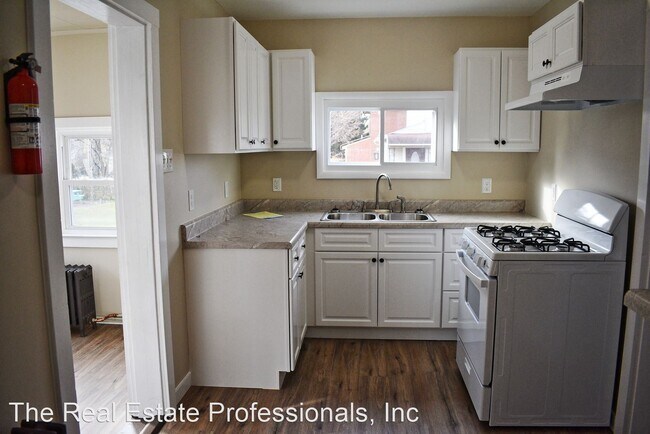 Foto del edificio - 3 br, 1 bath House - 512 E 3rd Street