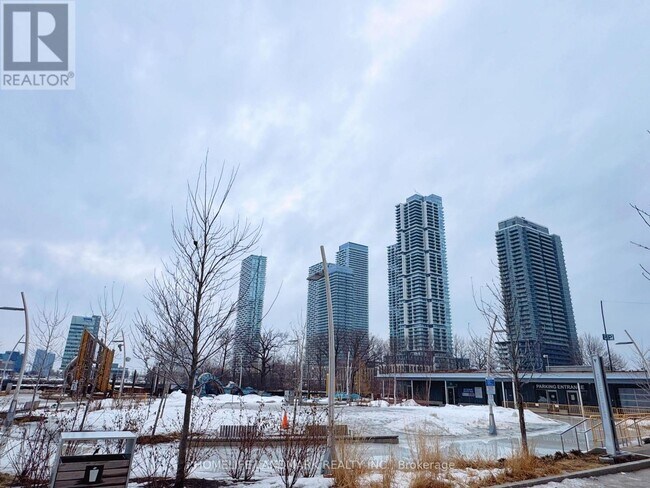 Building Photo - 2920 Hwy 7