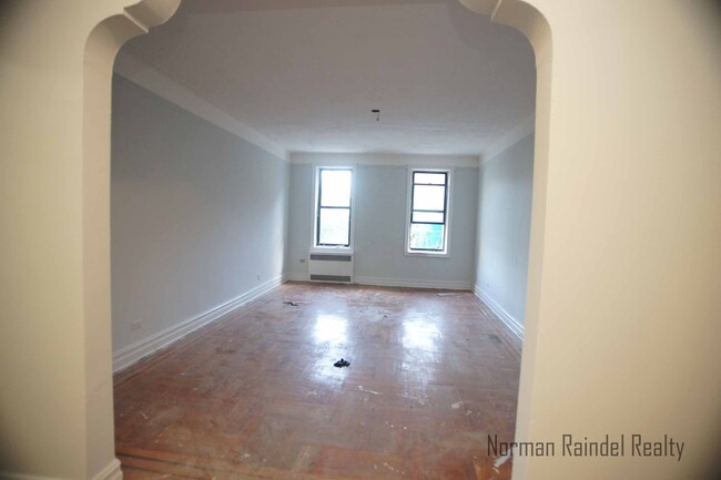 Building Photo - 8223 Bay Pkwy