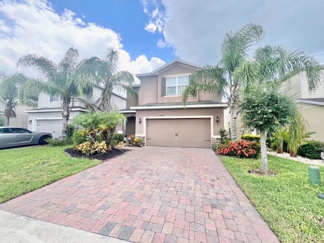 Foto principal - Sanford - 4 Bedroom, 2.5 Bathroom - $2695.00
