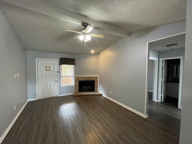 Building Photo - 129 Troy Ave