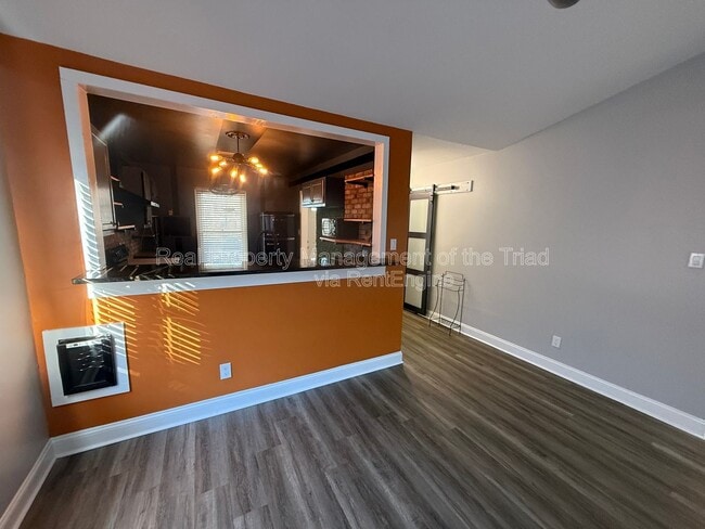 Building Photo - 1319 Glen Raven Ct