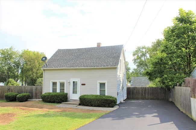 Building Photo - 635 Stacia Dr