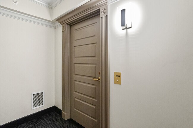 Door to unit. - 616 E St NW