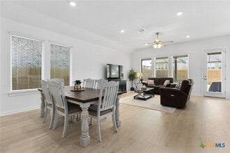 Building Photo - 2132 Magnolia Hl Dr