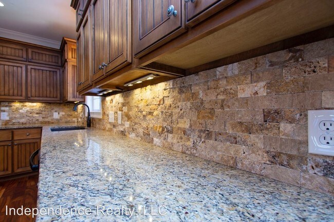Building Photo - 4 br, 3 bath House - 114 Genesis Drive