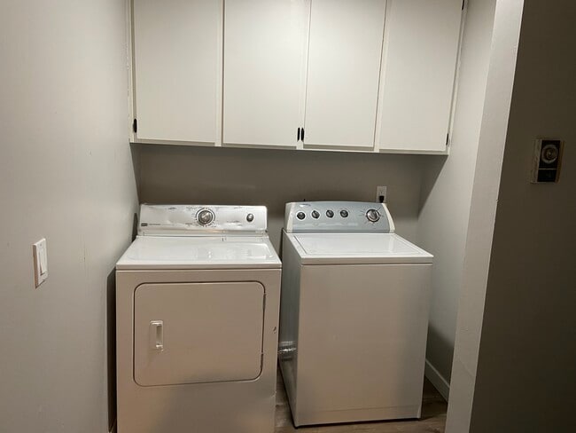 Building Photo - 1615 4th St