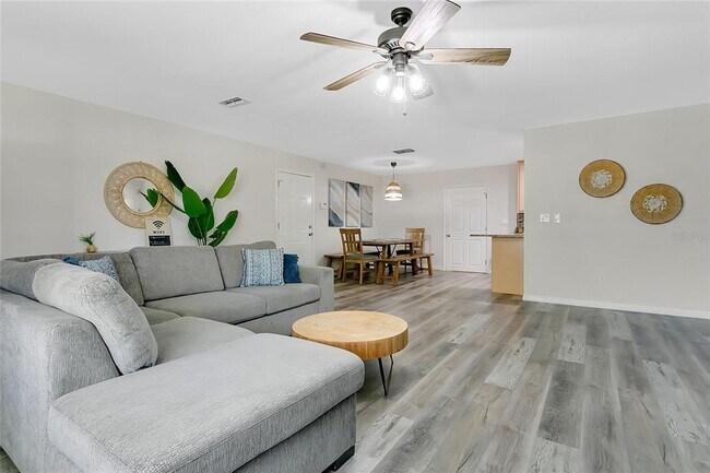 Building Photo - 2522 Evergreen Dr