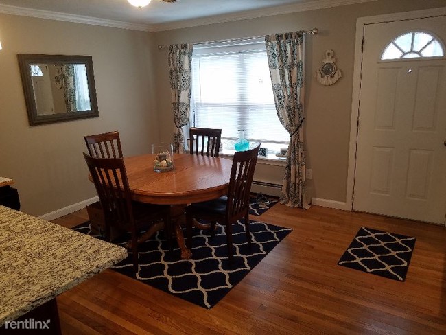 Building Photo - 2 br, 1.5 bath Apartment - 3 Twin Ponds Drive