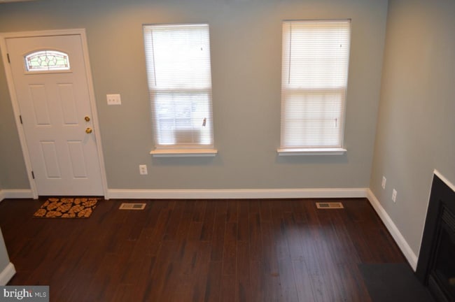 Foto del edificio - 4402 Birchtree Ln