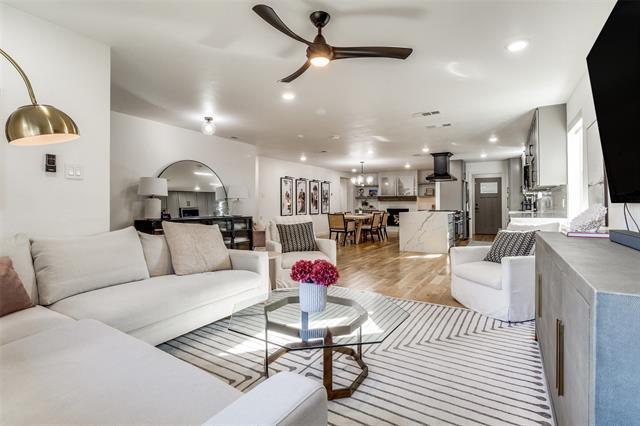 Foto del edificio - 2808 Sharpview Ln