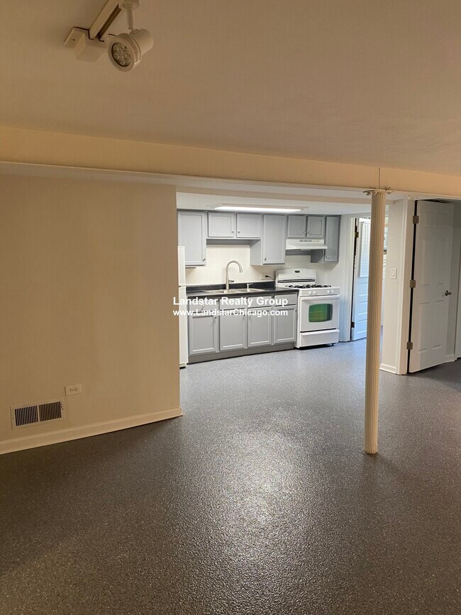 Foto del edificio - 7247 W Touhy Ave