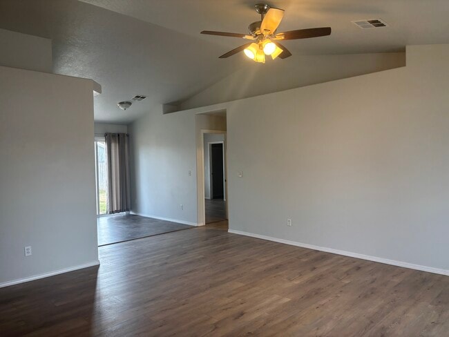 Foto del edificio - 339 E Bay Owl Dr