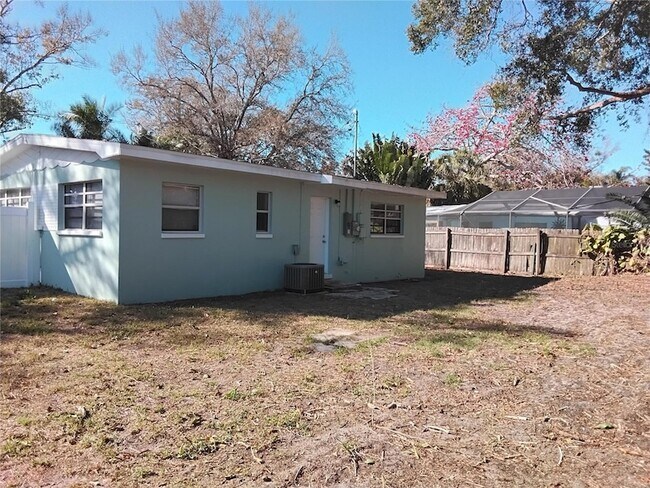 Foto del edificio - 327 Barbara Cir