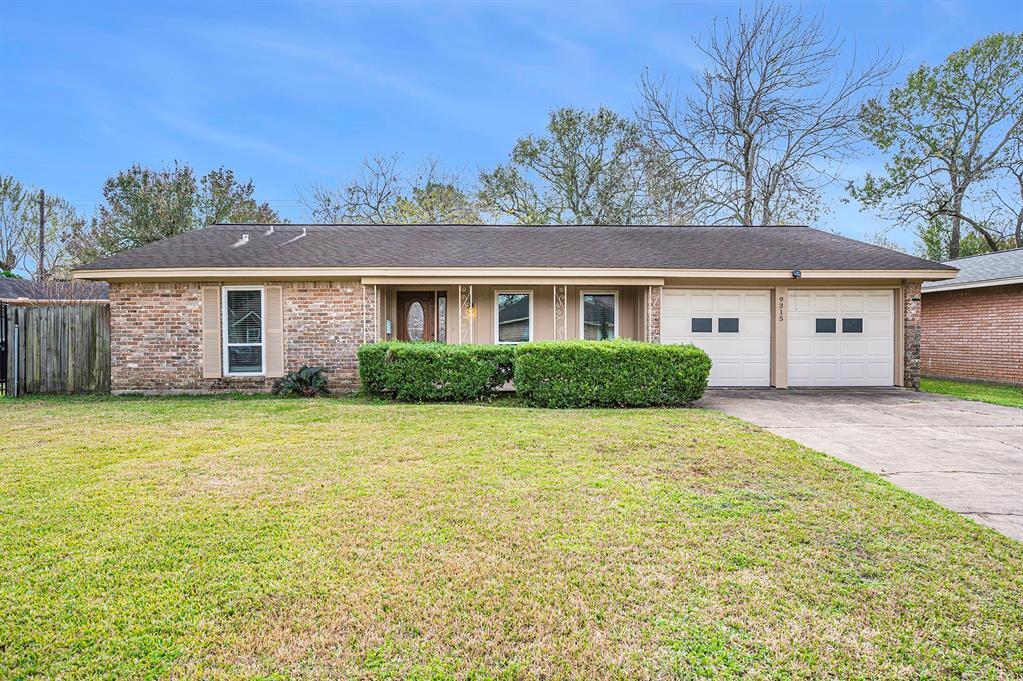 Foto principal - 9315 Val Verde St