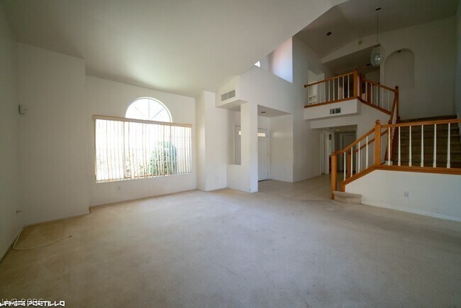 Building Photo - 910 Hollowbluff Ave