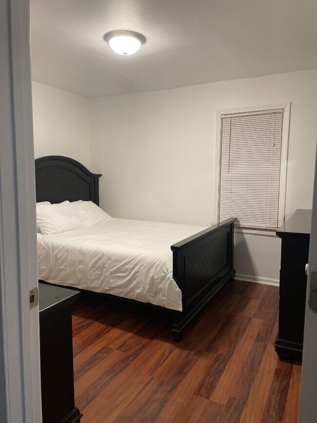 Foto del edificio - 1860 Rochester Rd