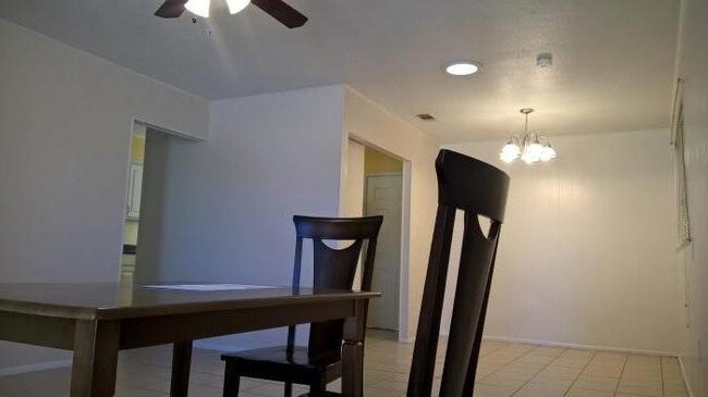 Foto del edificio - 3 bedroom in Baton Rouge LA 70815
