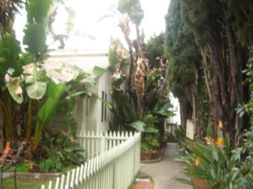 Foto del edificio - 3772-3774 Mentone Ave
