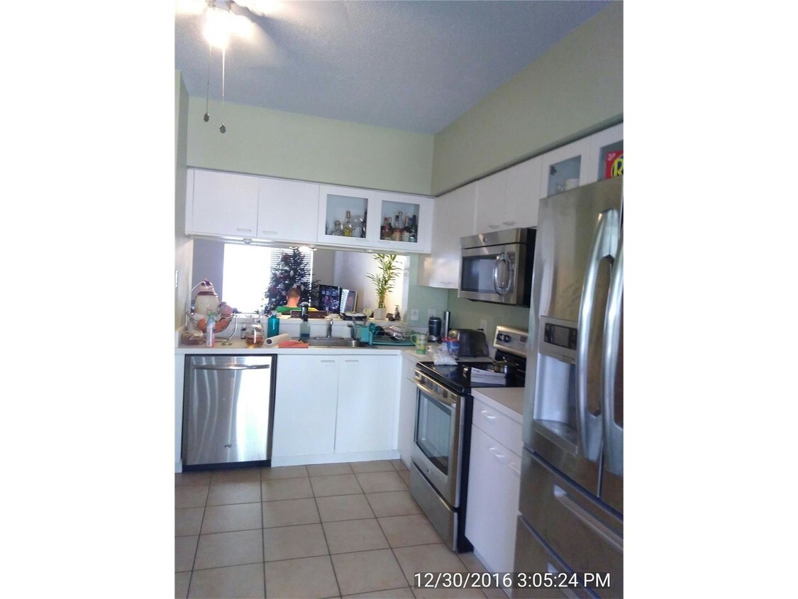 Primary Photo - 7850 Sanibel Dr
