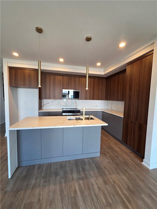 Foto del edificio - 1112 Emilia Ave