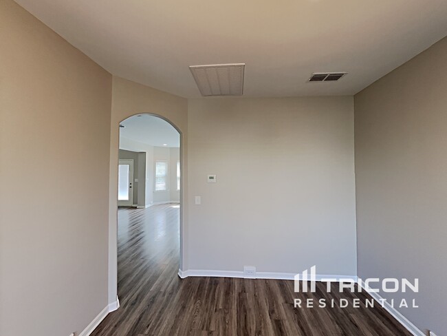 Building Photo - 1036 Solomon Ln