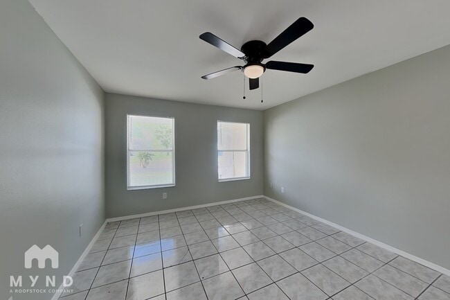 Building Photo - 3442 Coachlight Dr