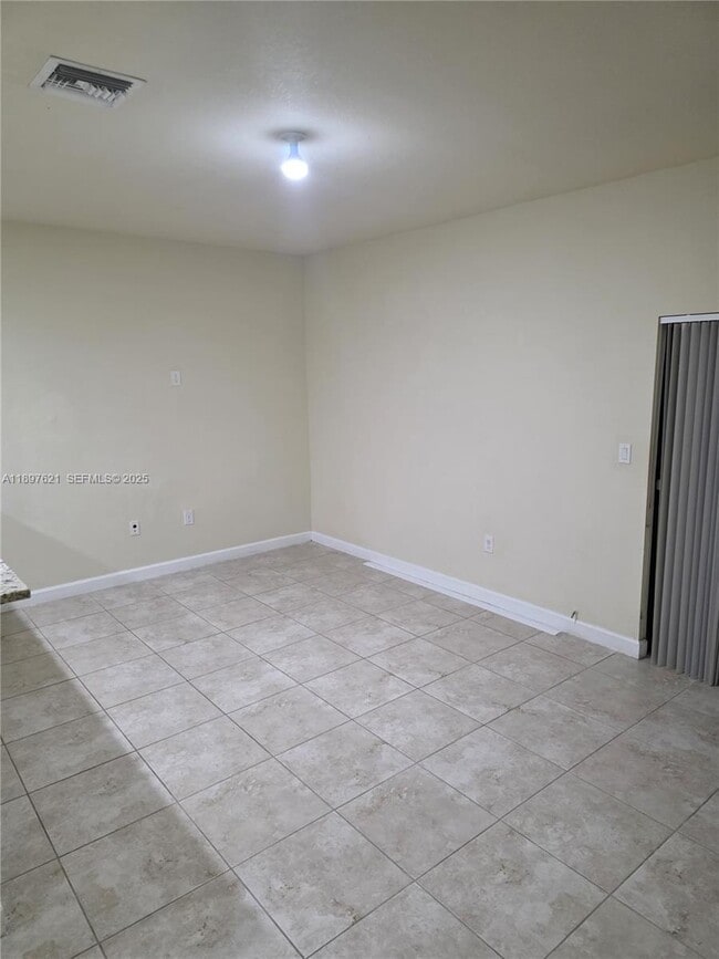 Foto del edificio - 528 SE 32nd Ave