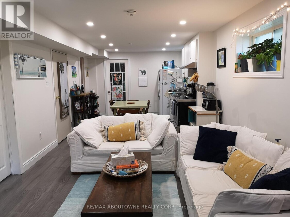 Primary Photo - 53 Boulder Crescent