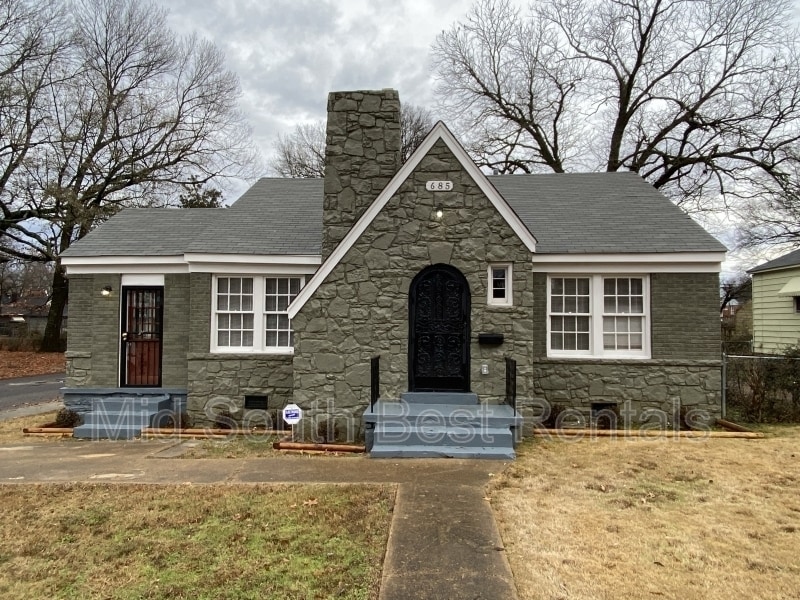 Primary Photo - 685 E Davant Ave