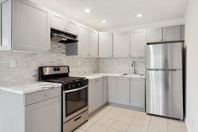Foto del edificio - 5103 Liberty Ave