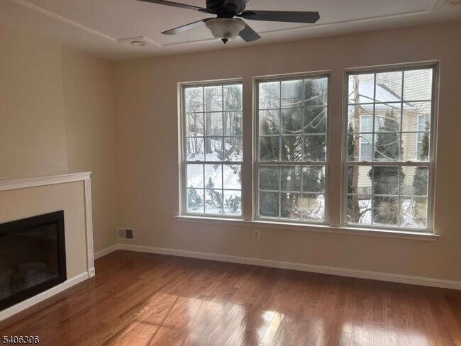 Foto del edificio - 226 Winding Hill Dr