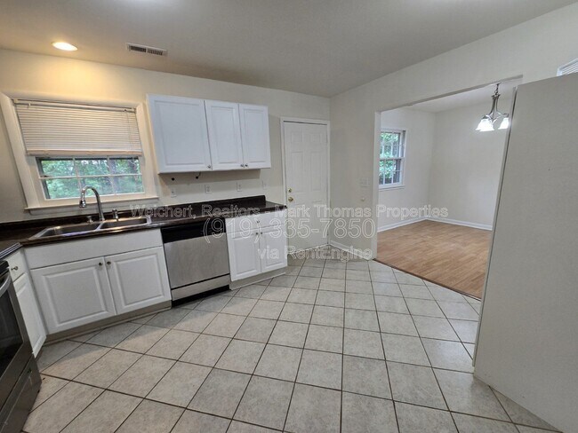 Foto del edificio - 119 Monterey Ln