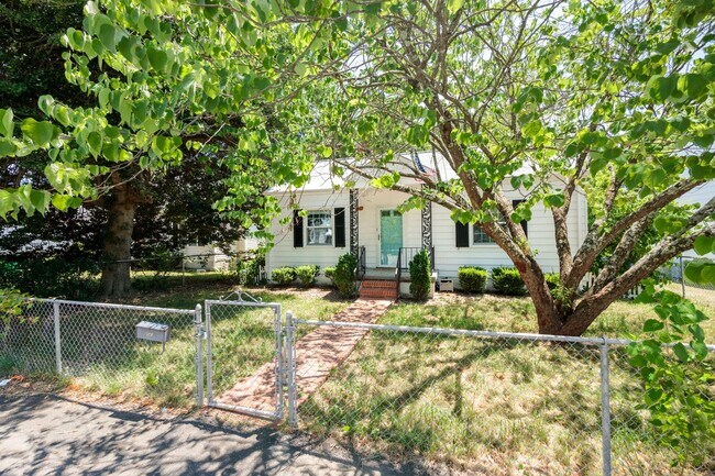 Foto del edificio - Quaint 2 Bedroom 1 Bath Home in Henrico!! ...