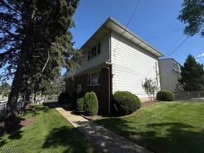 Building Photo - 51 Pasadena Pl