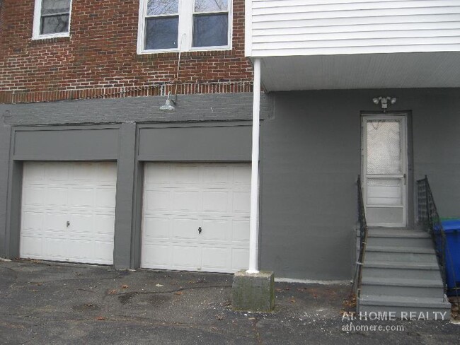 Building Photo - 43 Algonquin Rd