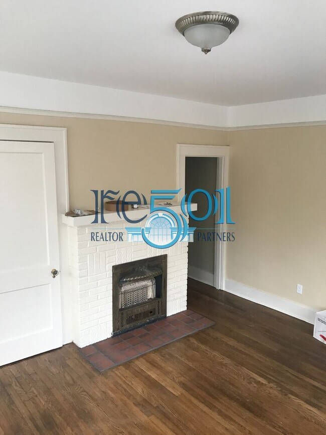 Foto del edificio - *New Price*  Newly Renovated Immaculate Condo In Hillcrest!!!!!  Just Blocks from UAMS!!