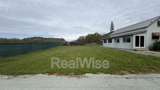 Building Photo - 6201 Highland Ave