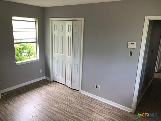 Building Photo - 804 Haynes Dr