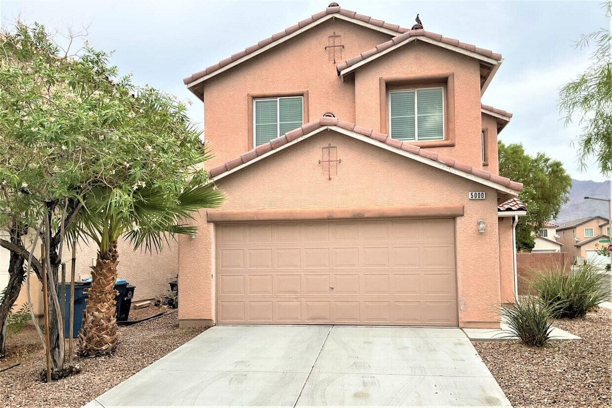 Primary Photo - 5000 Diamond Ranch Ave