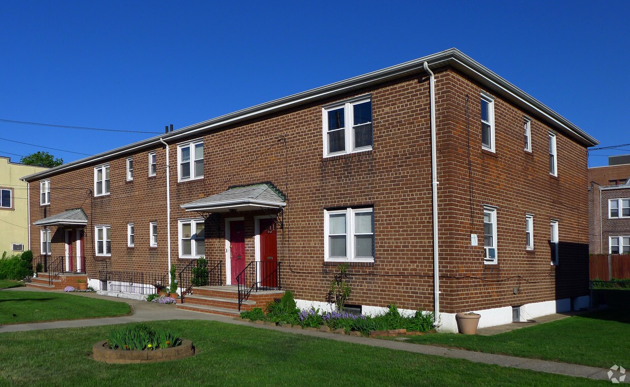 18715 Baisley Blvd Saint Albans, NY 11412 Alquileres en Saint Albans